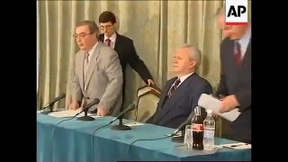 Slobodan Milosevic sa stranim delegacijama,caskanje sa kamermanom