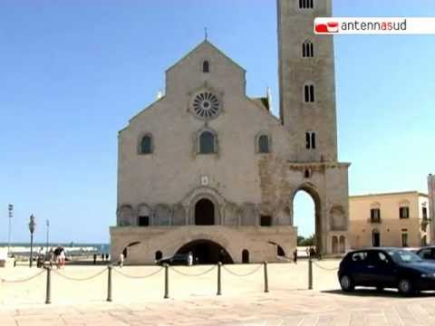 TG 15.05.12 Omaggio delle Poste alla Cattedrale