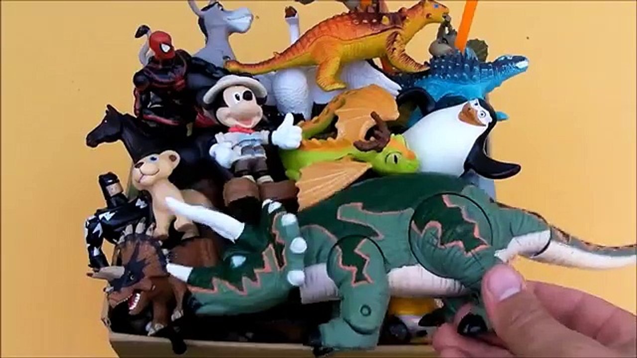 Животное животные Бэтмен Коробка (d) динозавр динозавры джунгли юра сафари человек-паук