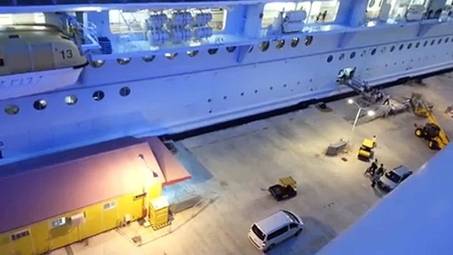 Une vidéo incroyable de voyageurs en retard accueillis par 6000 voyageurs pressés de partir en croisière