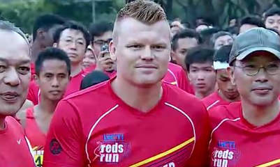 John Riise Ikut Reds Run Bersama 3.400 Peserta