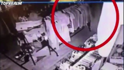 6 Real Ghosts Videos Caught On CCTV Camera! [2017]