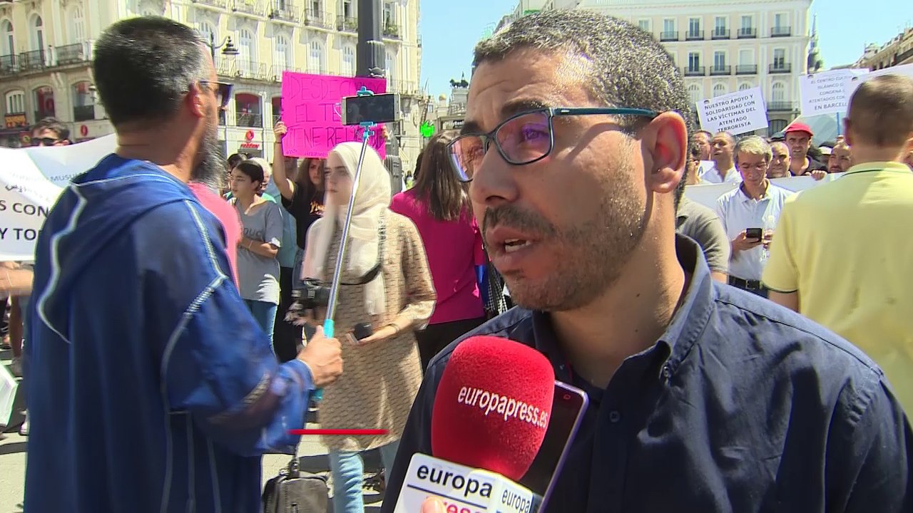 Musulmanes se concentran al grito de "no en mi nombre"