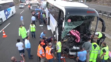 Bolu Yolcu Otobüsüyle Kamyon Çarpıştı 1 Ölü, 21 Yaralı