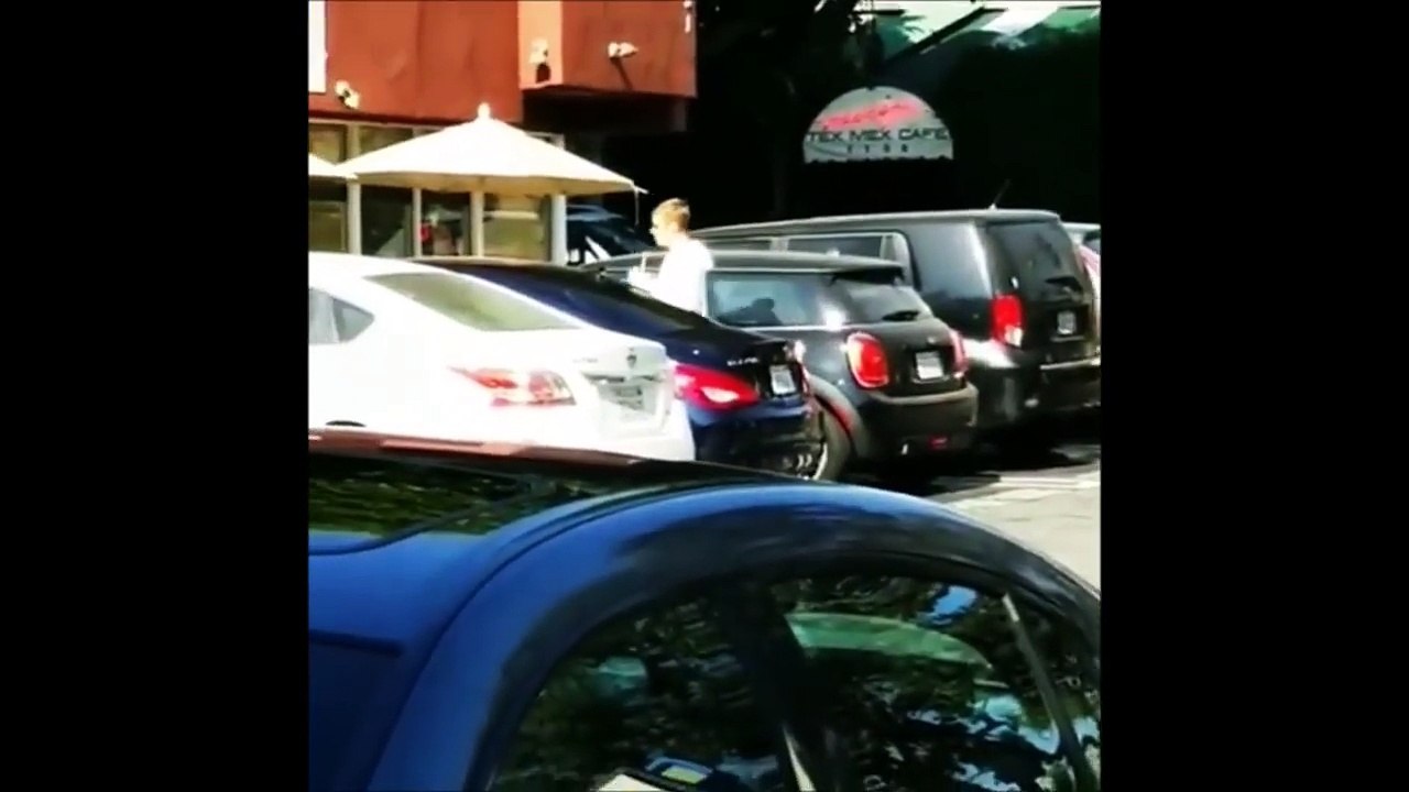 Justin Bieber with friends in Los Angeles, California - August 6 2017