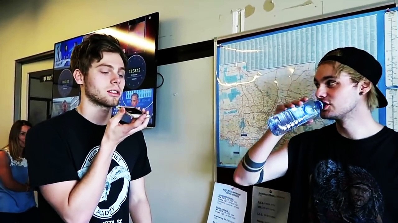 5SOS CRACK 12
