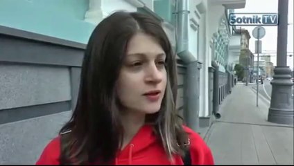 Девушка охарактеризовала политику путина одним словом