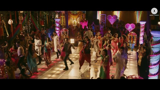 Twist Kamariya _ Bareilly Ki Barfi _ Ayushmann Khurrana & Kriti Sanon _ Tanishk - Vayu - YouTube (1080p)