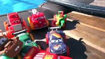 Et des voitures amusement amusement foudre plus piscine rampe rouge roues Disney pixar mcqueen mater mack hydro