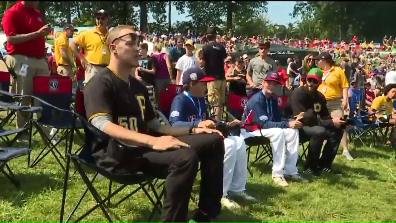 Little Leaguers Get Chance to Meet Cardinals, Pirates Ahead of MLB Little League Classic
