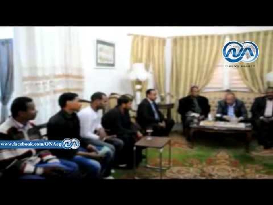 محافظ أسوان يسلم 25 عقد عمل للشباب فى منتجعات سياحية وسكنية‎