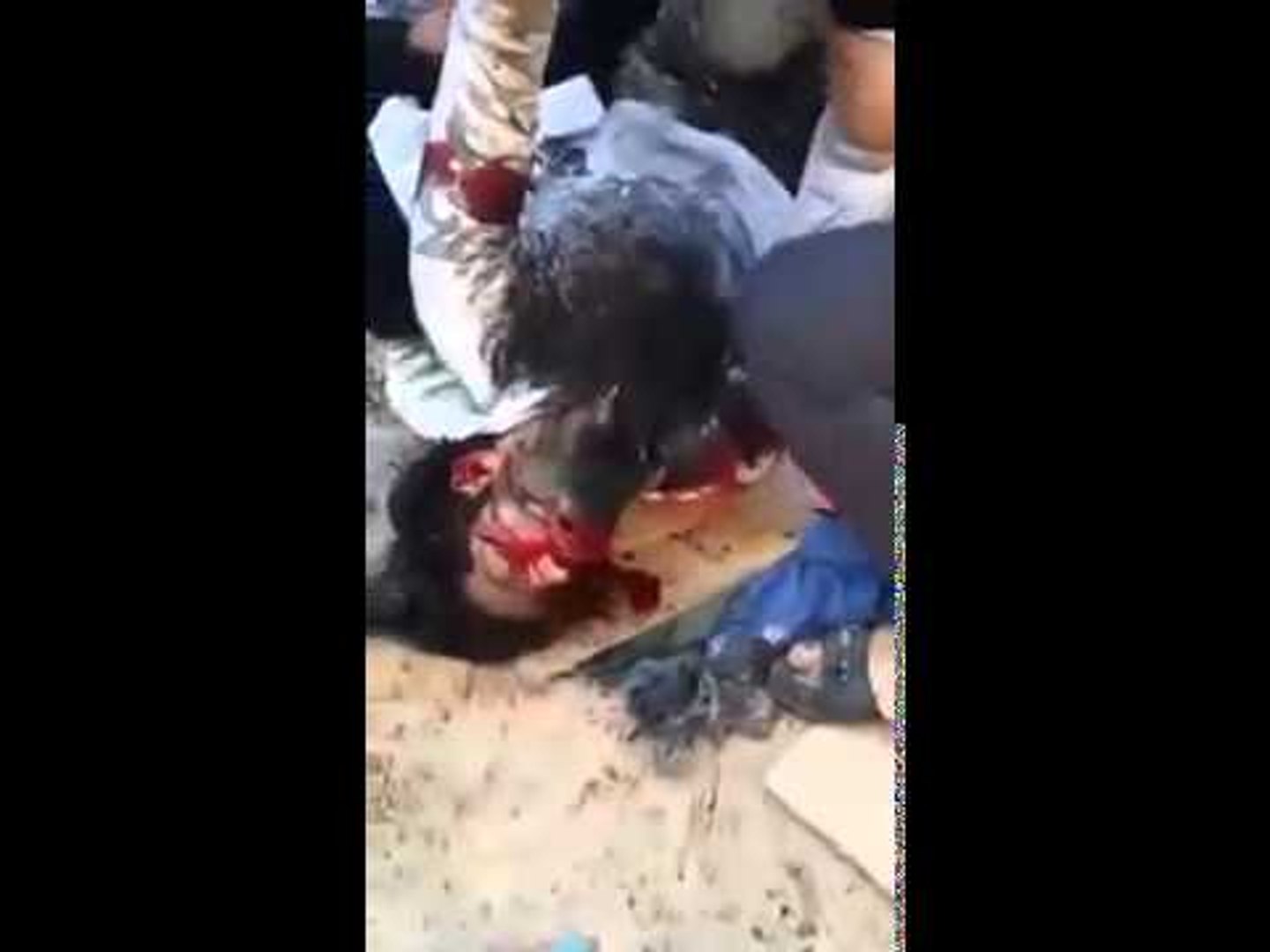 شاهد|| "داعش" ترتكب مذبحة بشعة وتصنع تلال من جثث الاطفال والنساء بالعراق -  video Dailymotion