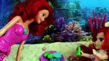 Jeunes filles disney pour jouets Jeu Barbie sirène princesse poupée Ariel prend un bain