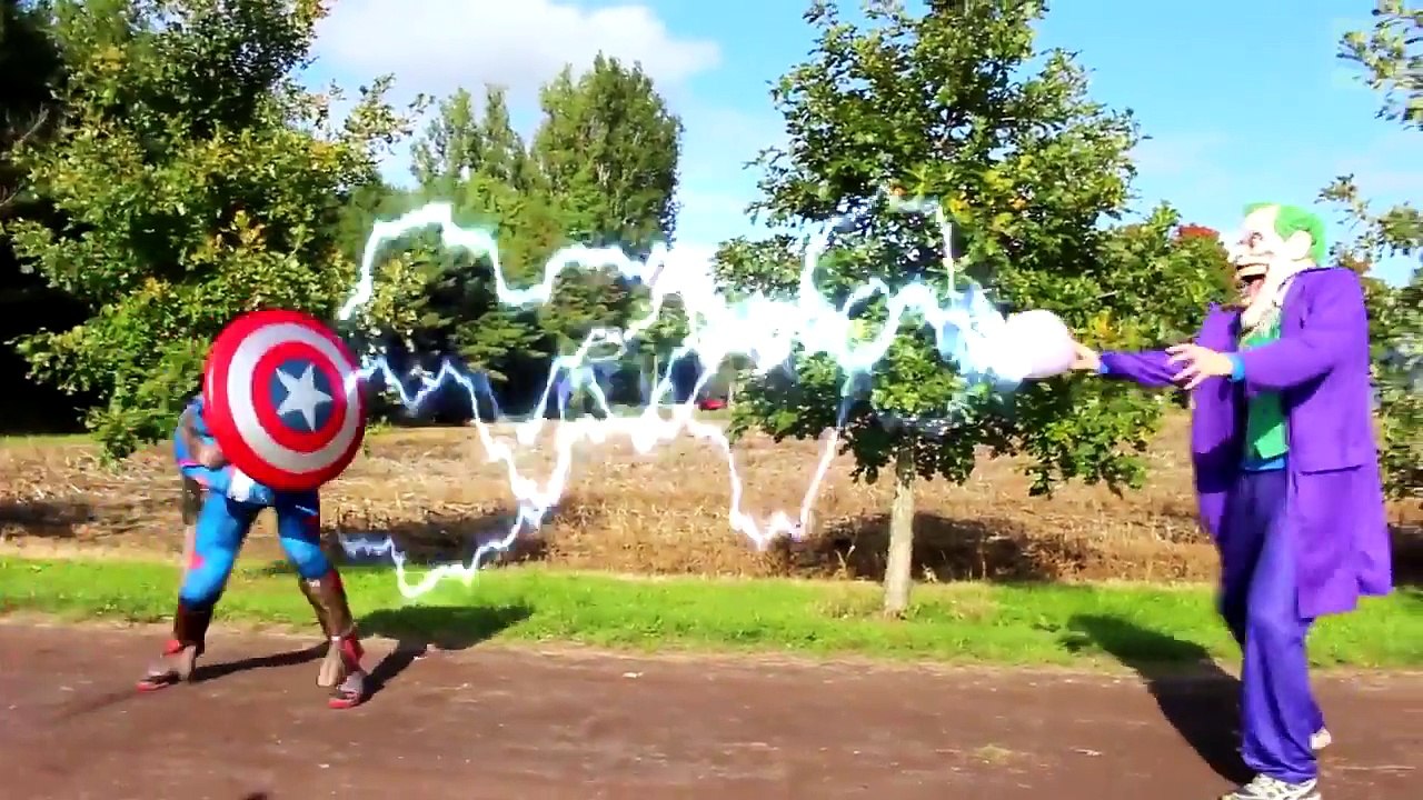 Frozen Elsa Becomes SPIDER ELSA! With Spiderman! Pink Spidergirl Joker Superhero Fun in Real Life!-W36-hMXAU_U