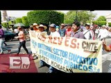 Maestros marchan en Cuernavaca contra la evaluación educativa / Vianey Esquinca
