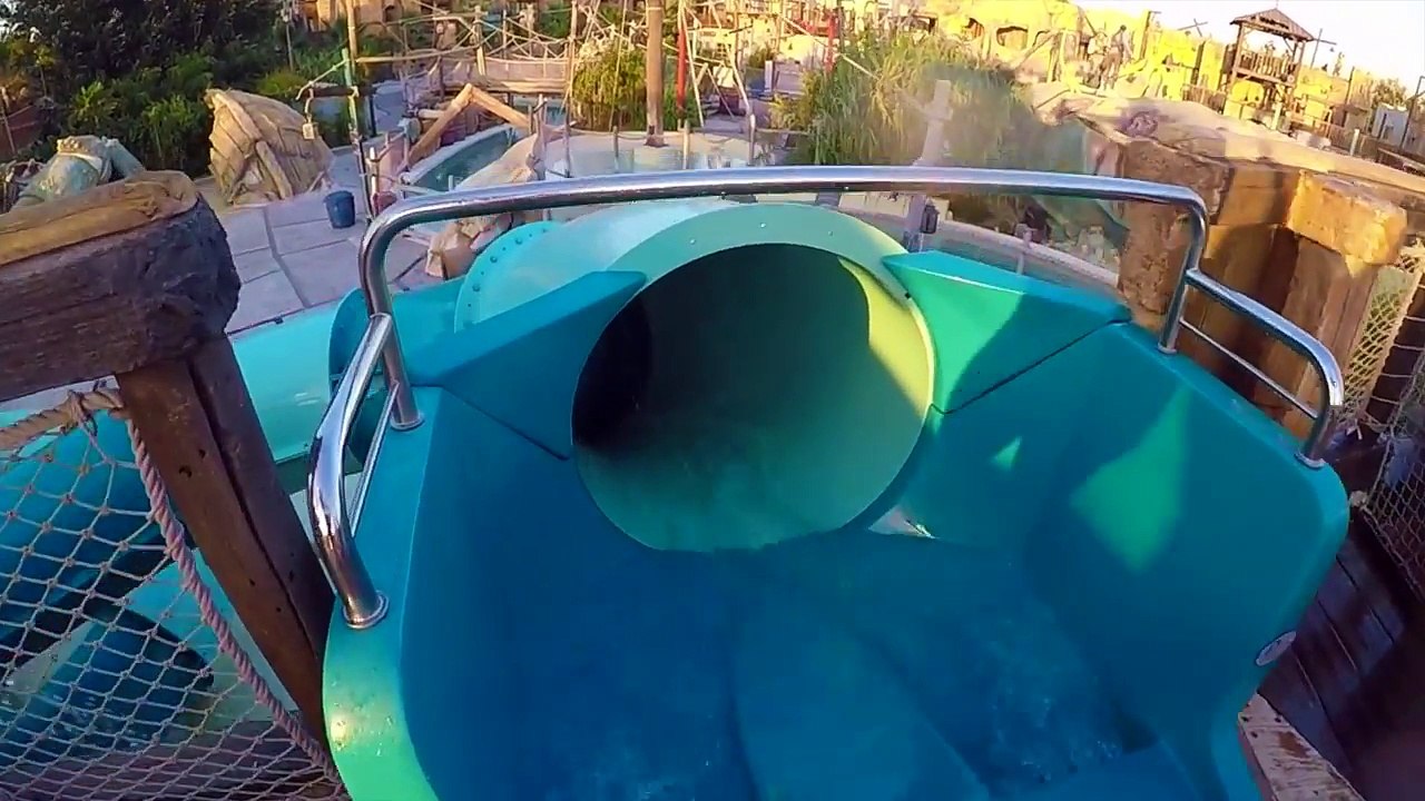 VLOG - Incroyable Toboggan Aquatique ! Parc Aquatique La Baie des Pirates ☠️