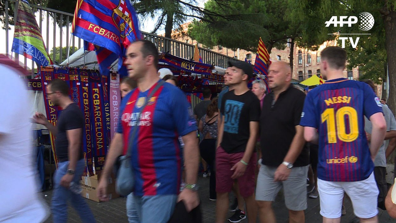 Barcelone: vox-pop aux abords du stade Camp Nou