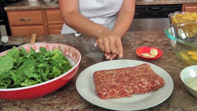 Sausage & Broccoli Rabe Pasta Pie _ Episode 1171-BsueVGTwggc