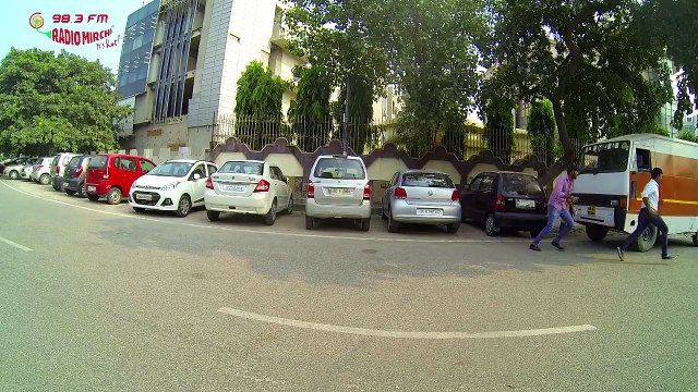 Mirchi Murga - Using Strangers phone for Threat Calls - RJ Naved Prank