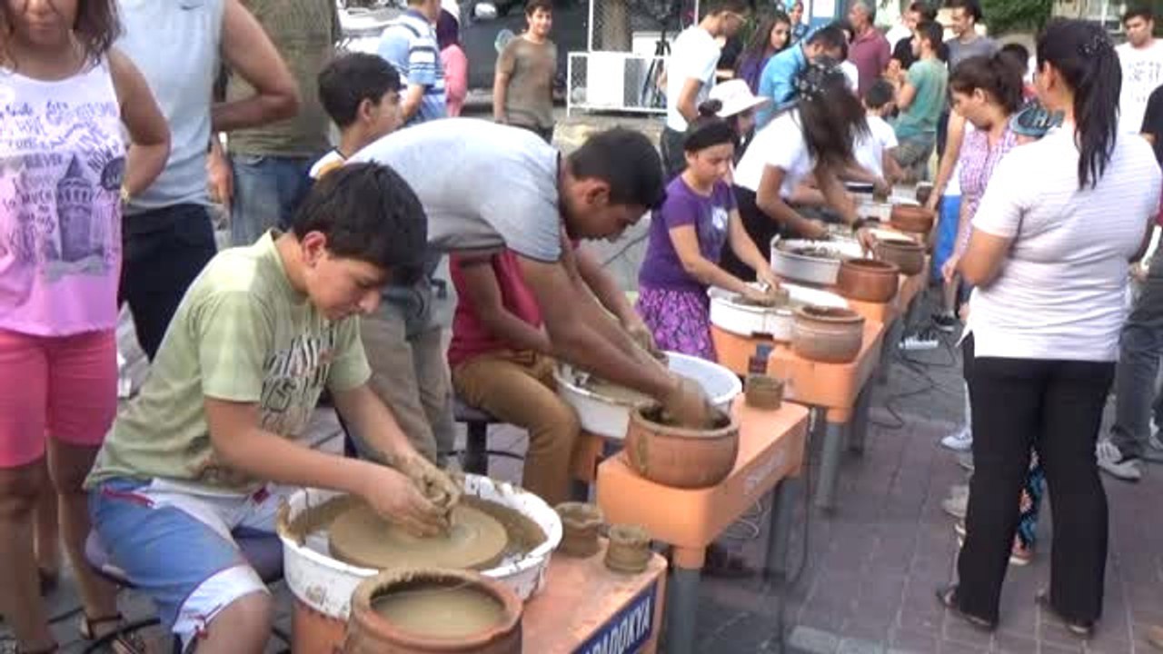 Kapadokya'da Geleneksel Çanak Yapma Yarışması Düzenlendi