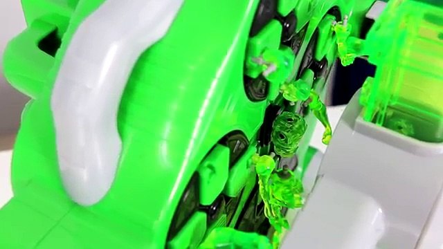 Ben 10 Giant Surprise Egg Toys Opening And Unboxing Fun With Ckn Toys Omniverse Ultimate A