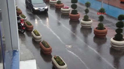 Bolu'da Sağanak Yağmur Etkili Oldu