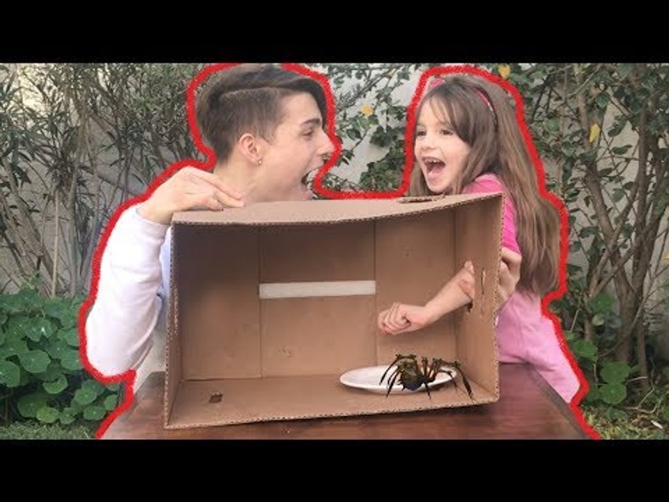 ¿QUÉ HAY EN LA CAJA? con MI HERMANITA / TOMAS ORANGES