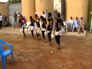 LA DANSE À L'AFRICIANE, UNE CULTURE AU FOND DE LA COTE D'IVOIRE