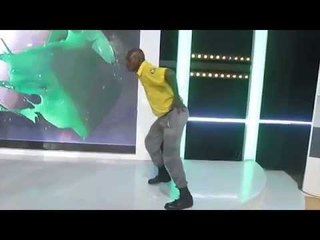 APPRÉCIEZ LA DANSE DU VIRGILE APRES LA VICTOIRE DES ELEPHANTS FACE AUX LIONS DU CAMEROUN