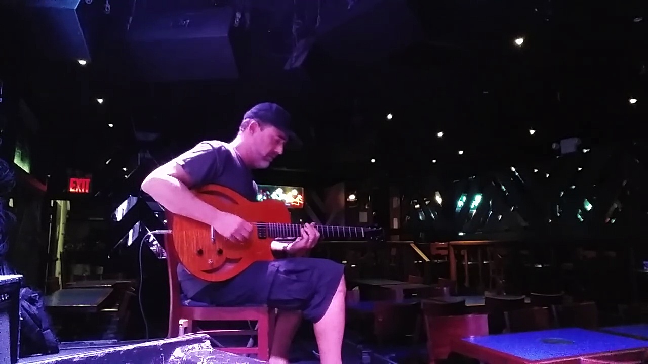 Sound check at Blue Note NY with my Marchione guitar .