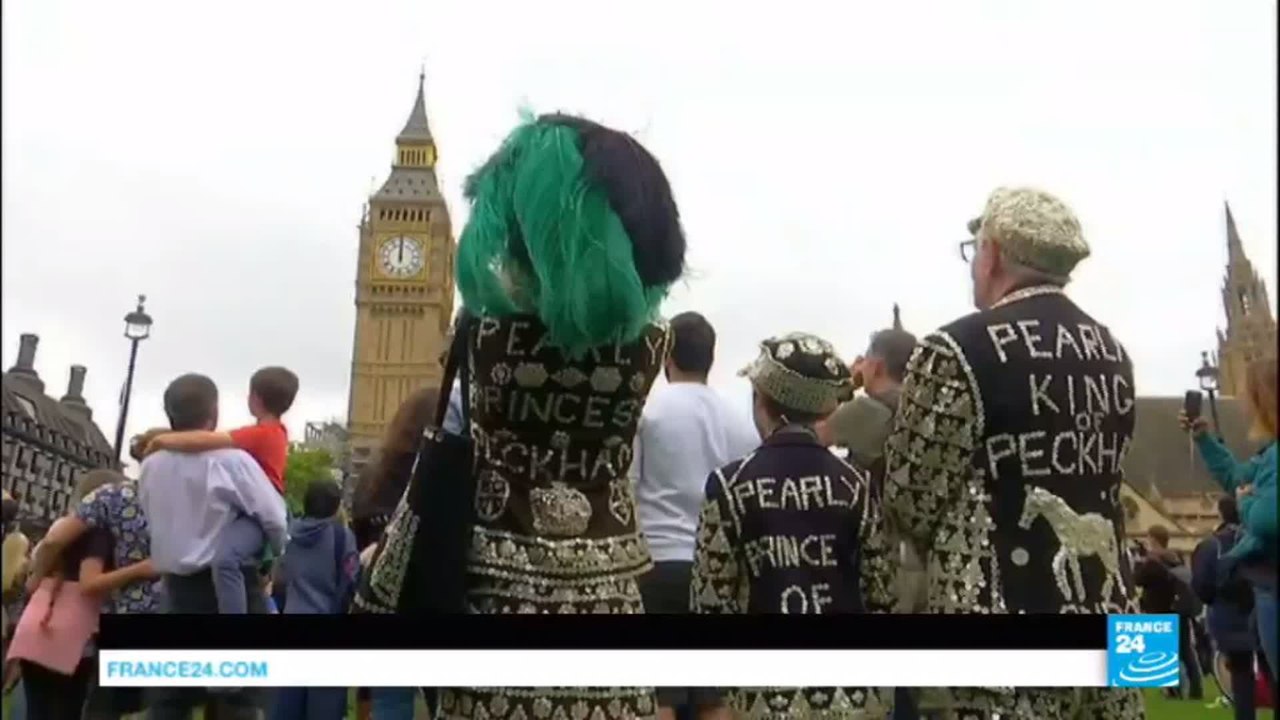 UK - Big Ben sounds its midday bongs for the la...