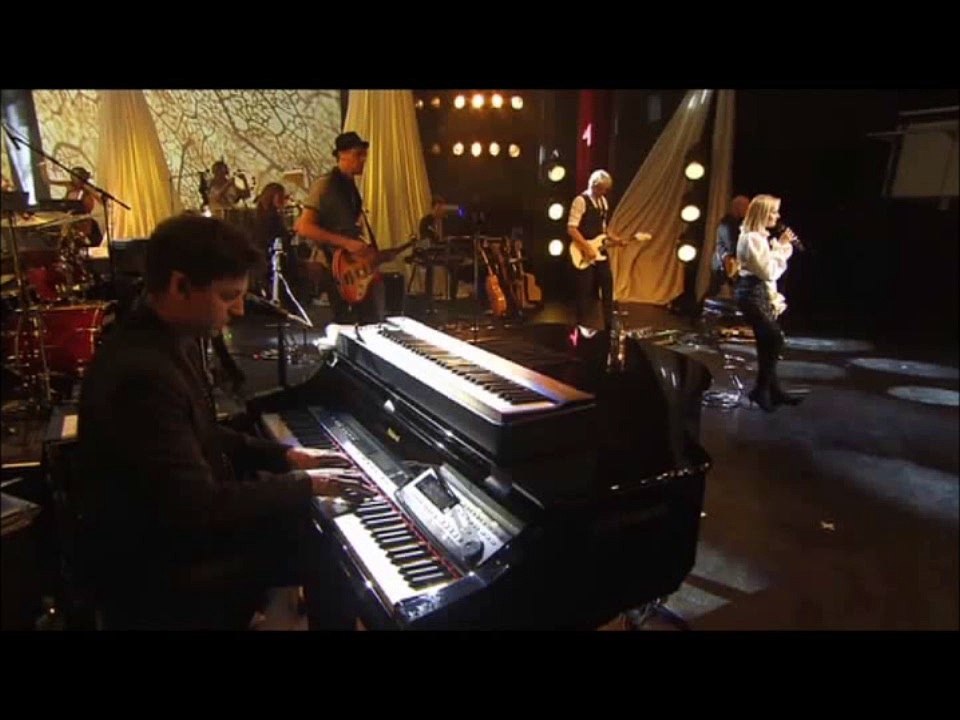 EIN KLEINES GLÜCK – HELENE FISCHER – (Live)