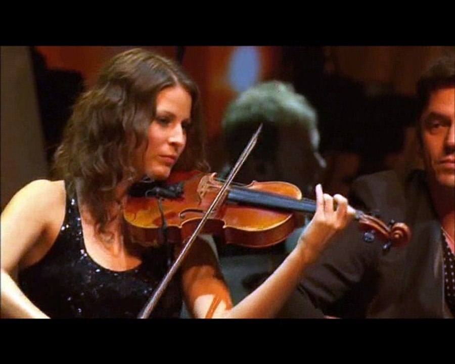 HUNDERT PROZENT – HELENE FISCHER – (LIVE)