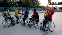 No Afeganistão, amputados criam time de basquete