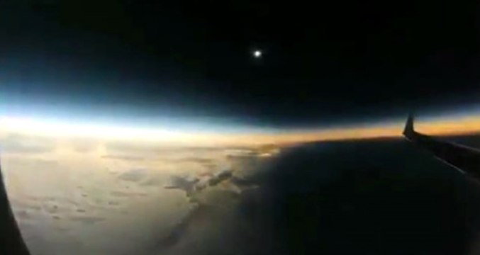 Tam Güneş Tutulması Havada Görüntülendi! İşte Büyüleyici Anlar