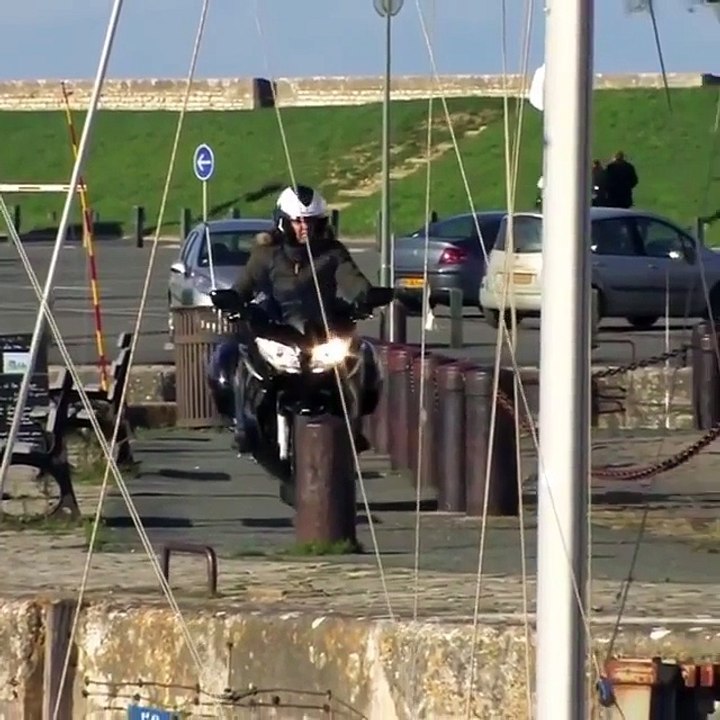 Tout simplement Epic ! la fin est à mourir de rire lol