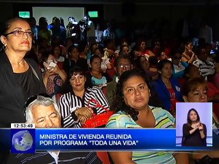 Ministra de Vivienda Alejandra Vicuña se reúne por programa Toda una Vida