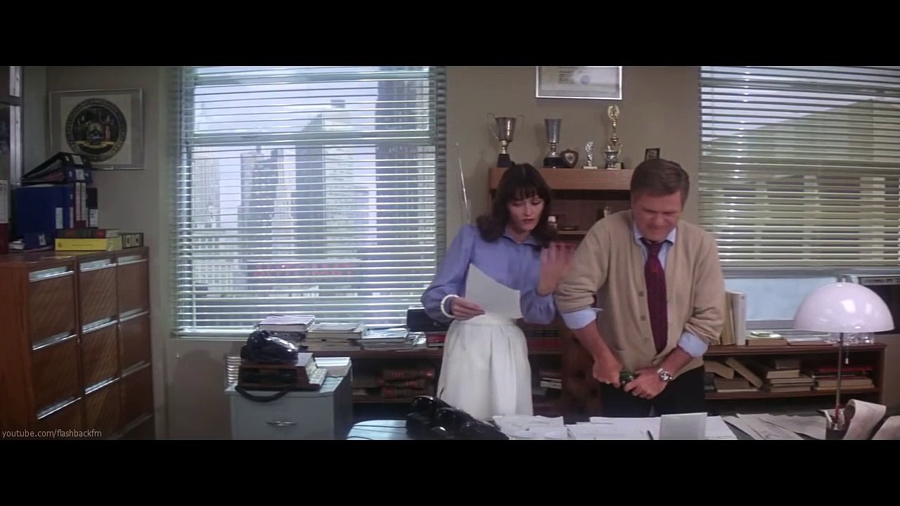 Clark Kent meets Lois Lane | Superman (1978)