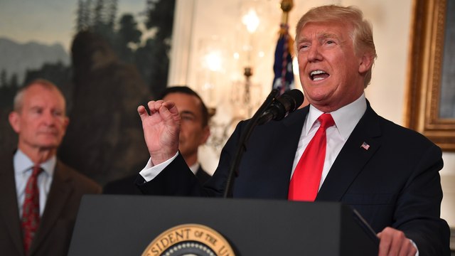 Washington Post-ABC News poll tracks Trump's response to Charlottesville