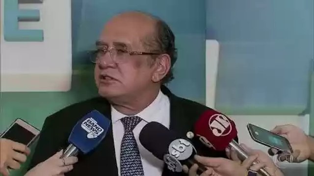 URGENTE: Homem é detido durante protesto com tomates podres em Gilmar Mendes