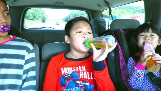 Bad Family -★Bad Baby Daddy vs Victoria Annabelle Messy Poop Prank Baby Toy Freaks Hidden