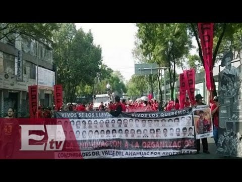 Manifestación avanza hacia el Zócalo Capitalino / Excélsior Informa
