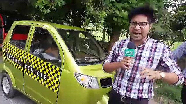 پاکستان میں سولر اور ہائبرڈ آٹو رکشوں کے بعد اب آپ کو ’الیکٹرک رکشے‘ بھی سڑکوں پر دوڑتے نظرآئیں گے، یہ دیکھنے میں کیسے ہیں ، قیمت اوررفتار کیا ہے؟ آپ بھی براہ راست دیکھئے