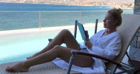 Seda Sayan Bikinili Poz Verip Düşman Çatlattı