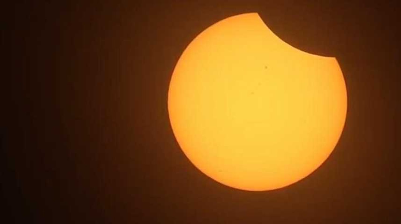 Les plus belles images de l'éclipse solaire
