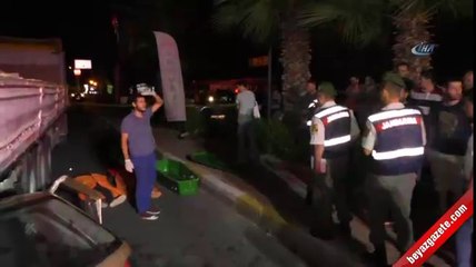 Otomobil tıra çarptı: 4 ölü