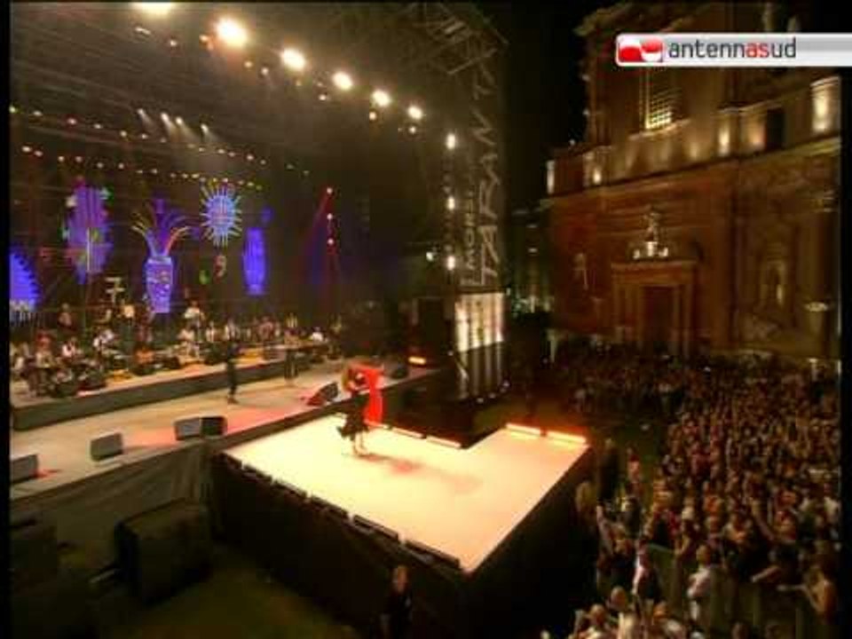 TG 27.08.12 Pizzica salentina e fanfara balcanica: il successo della Notte della Taranta