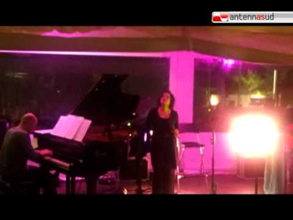 TG 27.08.12 Antonella Ruggiero, voce e magia a Savelletri