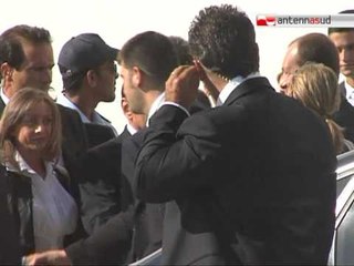 TG 17.09.12 Berlusconi approda a Bari: cibo, musica e poca politica
