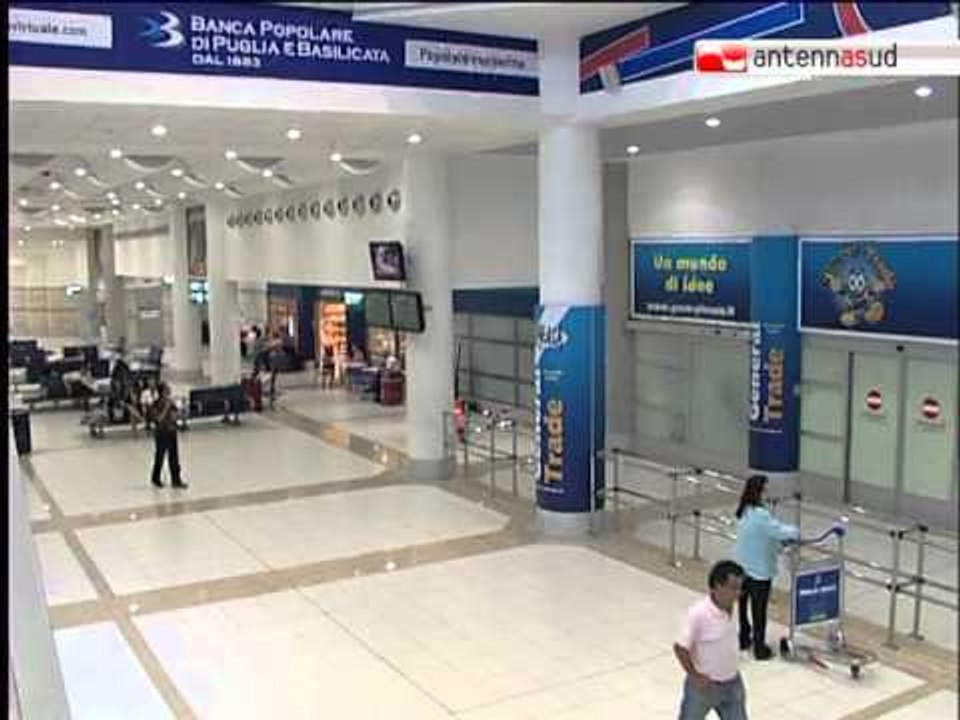 TG 30.08.12 Meridiana Fly cancella due voli dall'aeroporto di Bari